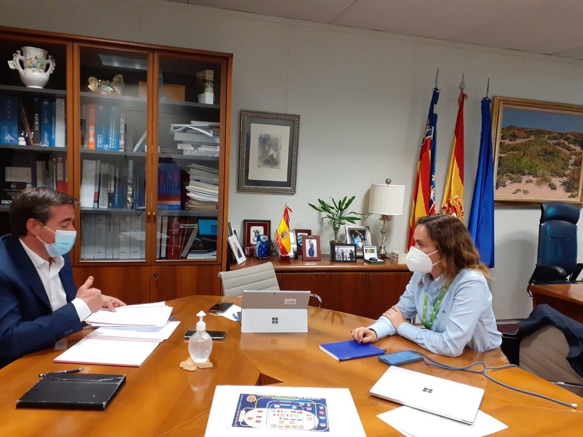 Un momento del encuentro entre Laura Navarro y Herick Campos
