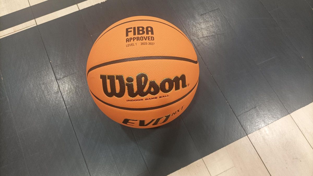 El Unicaja se entrenó con un balón distinto al que se jugará la Final Four.