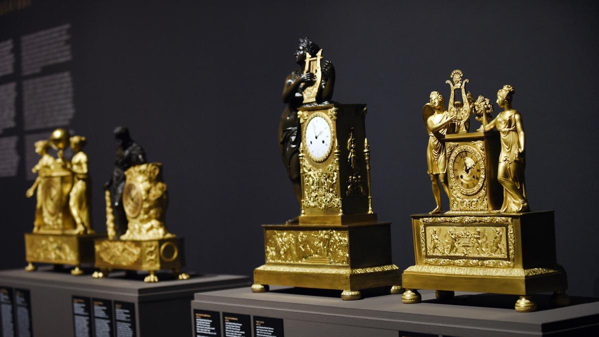 Alguns dels rellotges de l'exposició en el MuVIM.