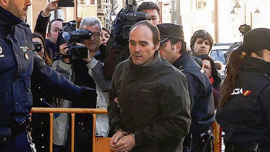 El acusado del crimen de la peregrina en León dice que confesó por miedo al FBI