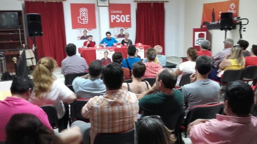 Pérez Romero defiende que &quot;es hora de hacer feminismo en lugar de hablar de feminismo&quot; en el PSOE extremeño