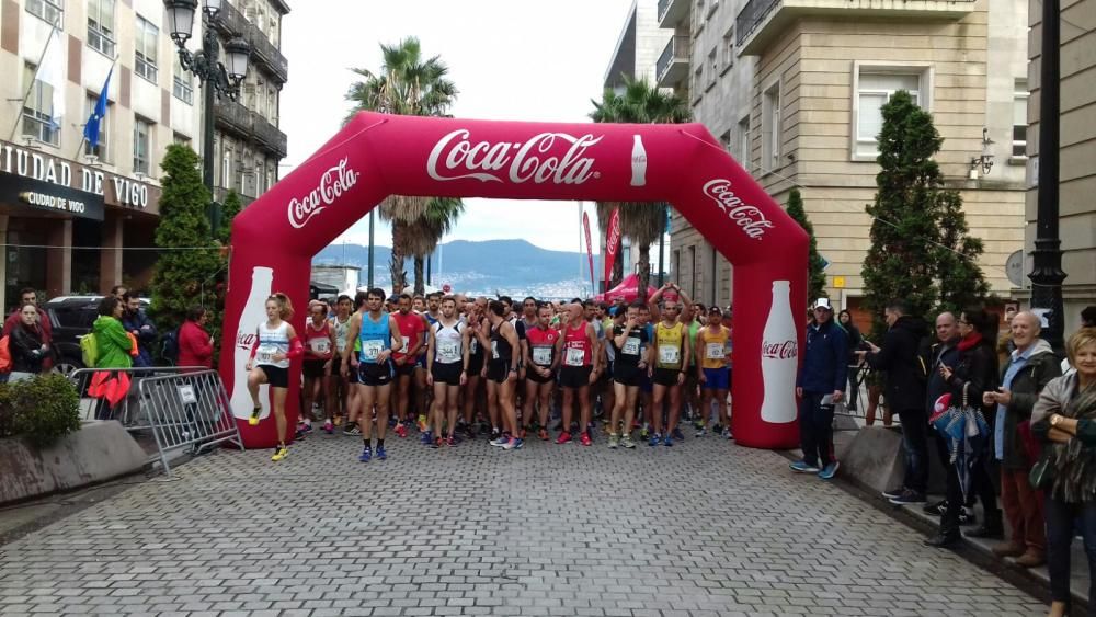 La carrera Vigo +11 llena la ciudad de deporte