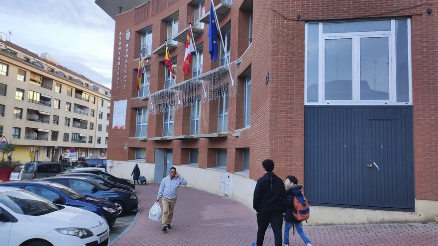 El Ayuntamiento de Benavente &quot;hace indefinido no fijo&quot; a un extrabajador &quot;contratado fraudulentamente&quot; y le paga 38.000 euros