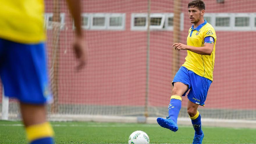 El líder, Las Palmas Atlético, continúa su idilio con la victoria