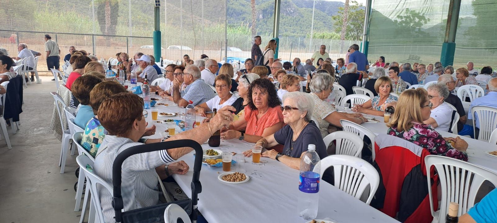 Paella de la Gent Gran en las fiestas de Tavernes de la Valldigna