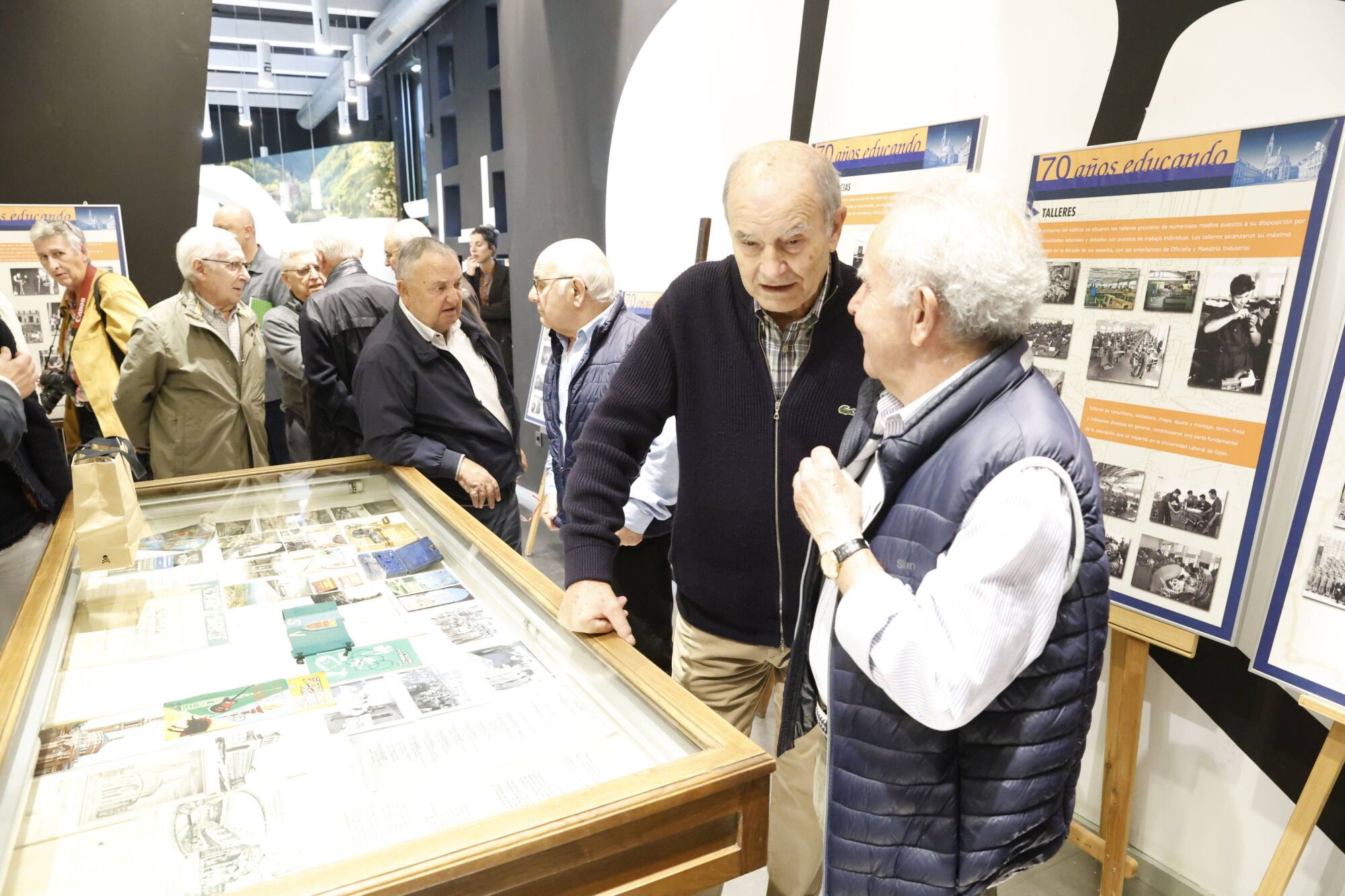 Inauguración de la exposición por el 70.º aniversario de la primera promoción de alumnos de la Universidad Laboral.