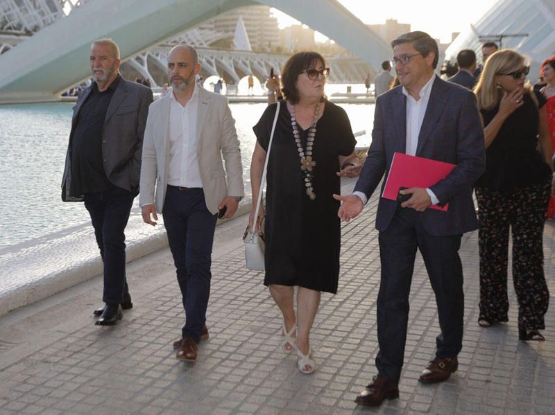 Hortensia Herrero y Jaume Plensa inauguran la exposición de esculturas del barcelonés en la Ciudad de las Artes