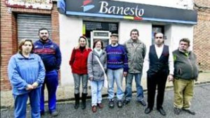 La plataforma por la supuesta estafa en Banesto reúne ya a 33 personas