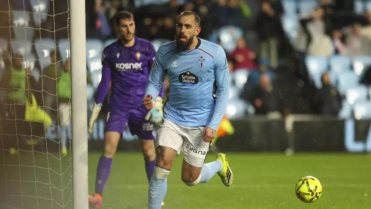 Borja Iglesias celebra un gol esta temporada