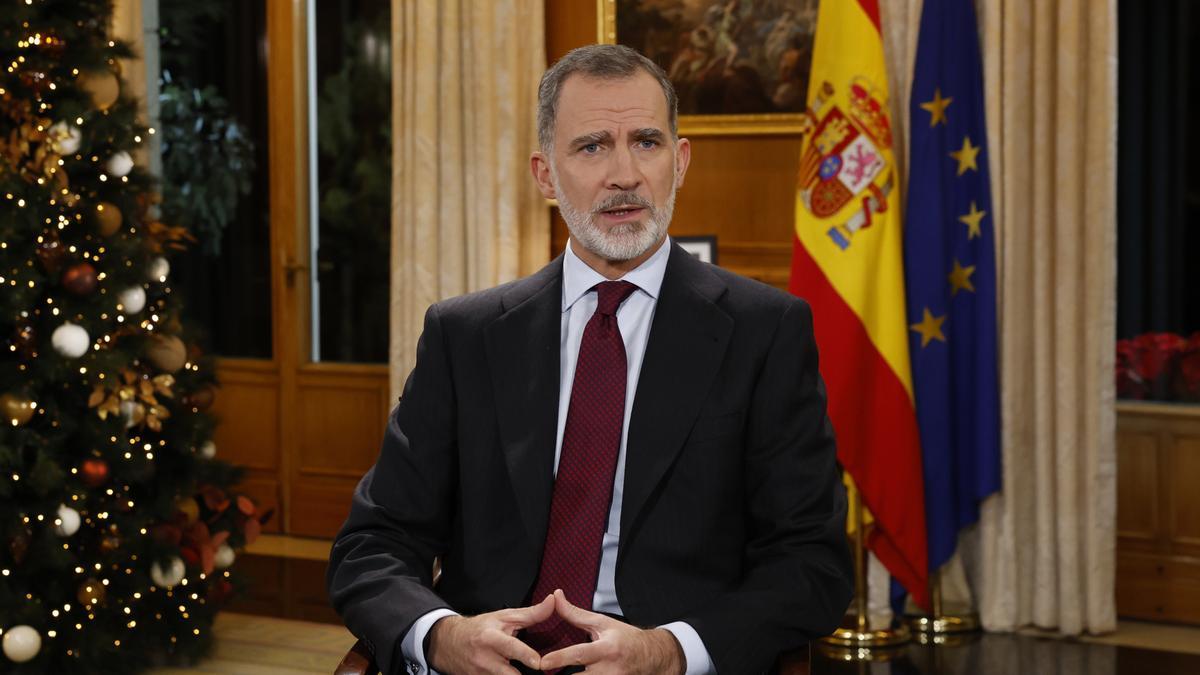 El rey Felipe VI pronuncia su tradicional discurso de Nochebuena, en el Palacio de la Zarzuela (Madrid), a 24 de diciembre de 2022.