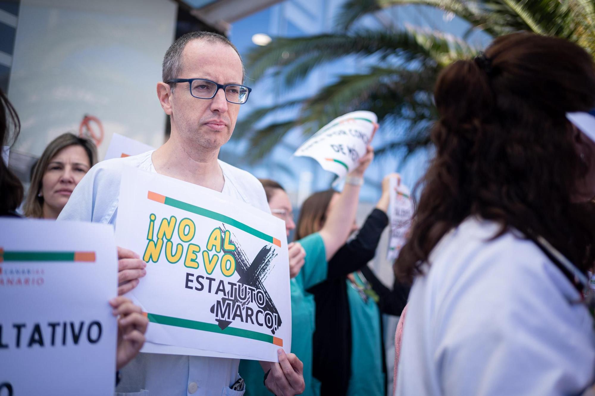 Manifestación por el cambio de condiciones de médicos por parte del Ministerio por fuera del HUC