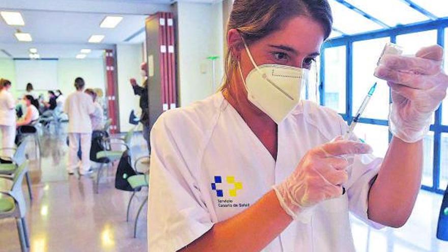 La vacunación de la gripe se acelera mientras la de covid se desinfla