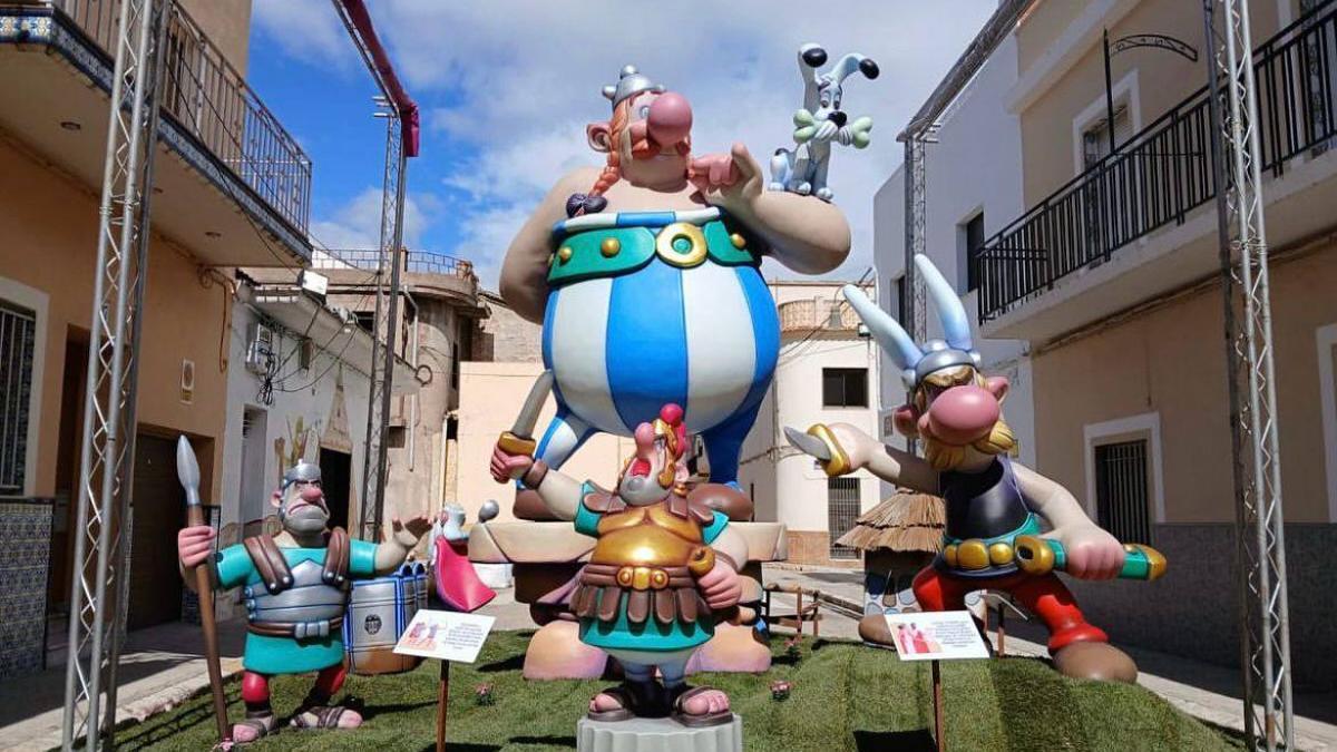 La falla les Moreretes de Castelló gana el primer premio a mejor monumento grande.