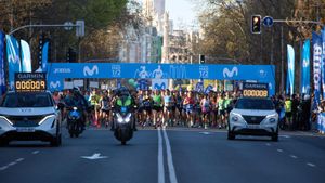 26/03/2023 Varios corredores participan en la salida de la Movistar Media Maratón de Madrid,  a 26 de marzo de 2023, en Madrid (España). La prueba, incluida en el calendario oficial de la Asociación Internacional de Maratones y Carreras en Ruta (AIMS) cómo Road Race Label, recorre zonas emblemáticas de la ciudad de Madrid. Junto al medio maratón se celebra la Carrera ProFuturo, una carrera de cinco km asequible para todos los corredores populares. SOCIEDAD Jesús Hellín - Europa Press