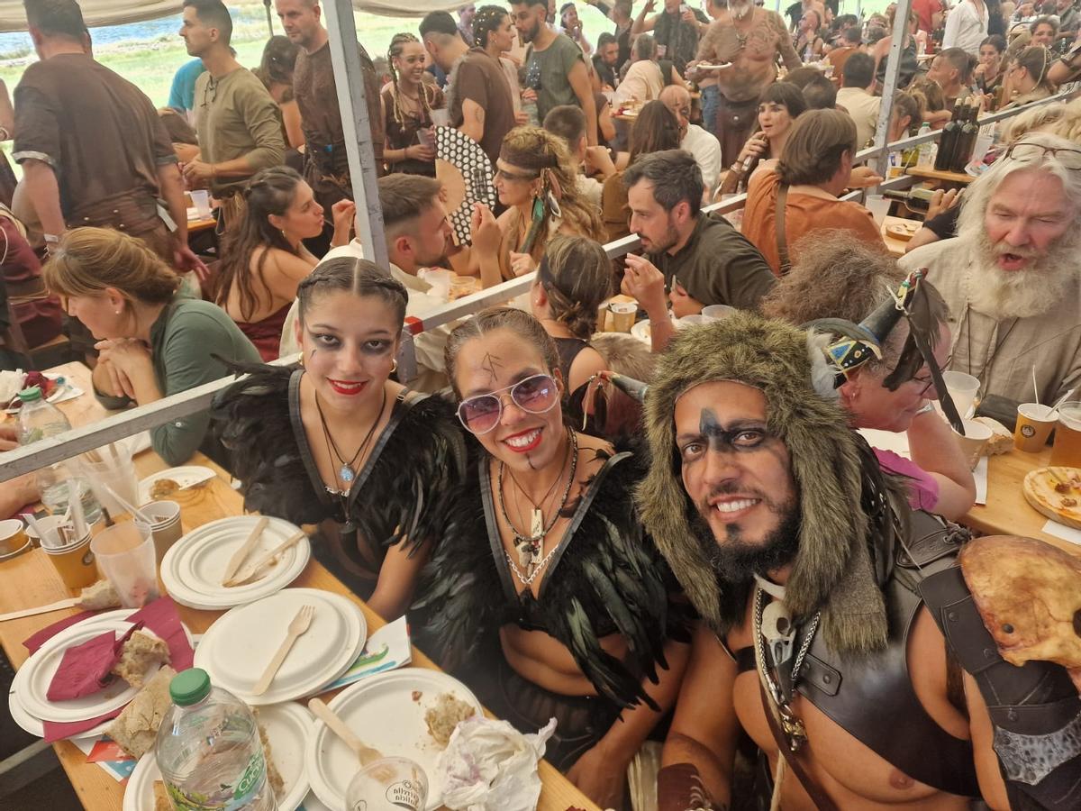 Los canarios en el almuerzo vikingo.