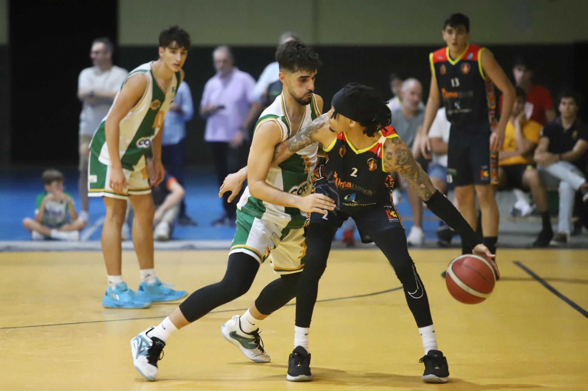 La semifinal de Copa Diputación Coto Córdoba Baloncesto - Peñarroya, en imágenes