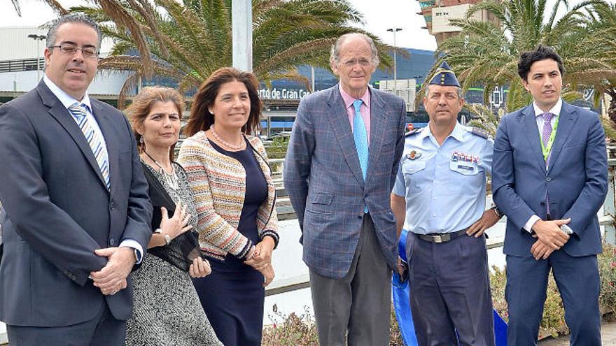 La Aviación recibe un homenaje por su contribución al desarrollo de la Isla