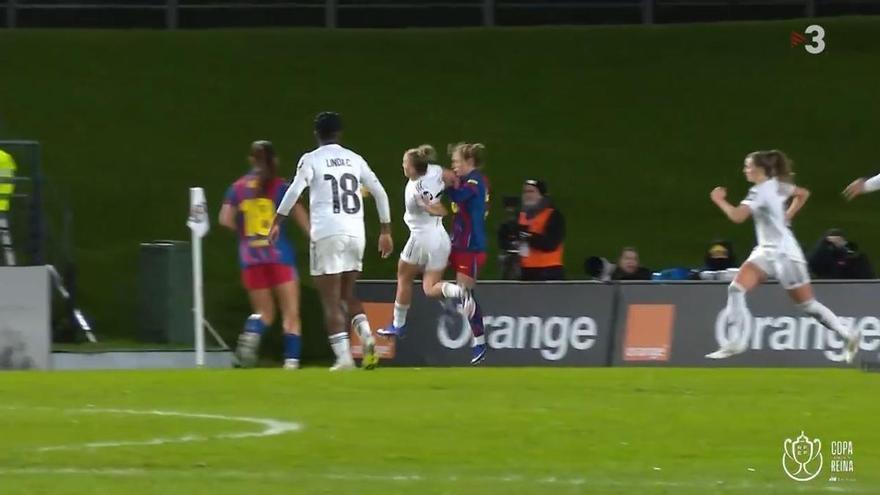 ¡Increíble que esto no fuera tarjeta! Irune golpeó a Ona con el codo...