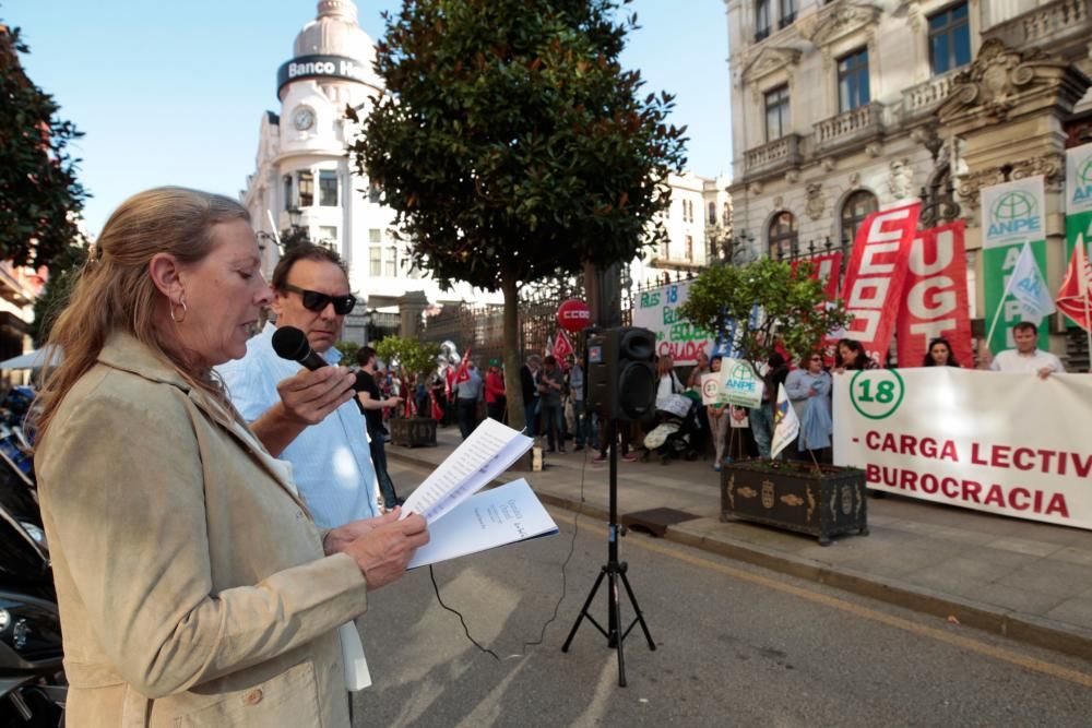 Los docentes asturianos se manifiestan en Oviedo