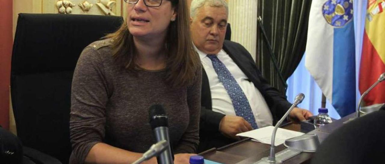 La concejala de Hacienda, Ana Fernández Morenza, durante el último pleno municipal. // Iñaki Osorio