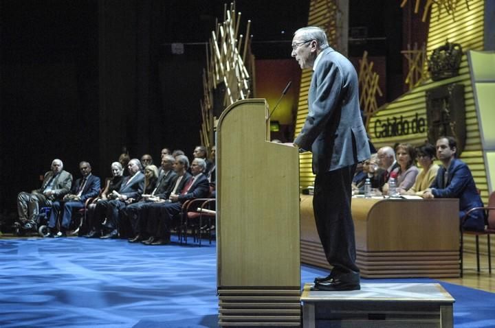 ENTREGA DE HONORES Y DISTINCIONES DEL CABILDO DE ...