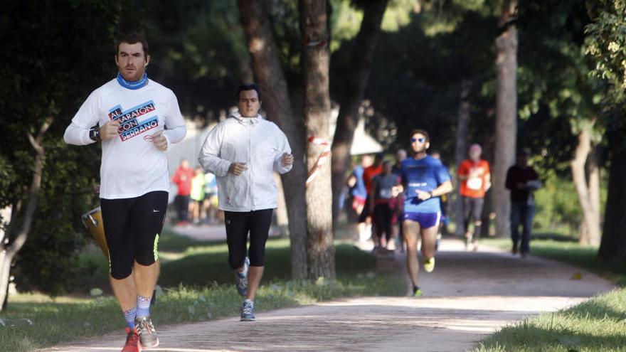 Varios corredores en el circuito 5K de Valencia.