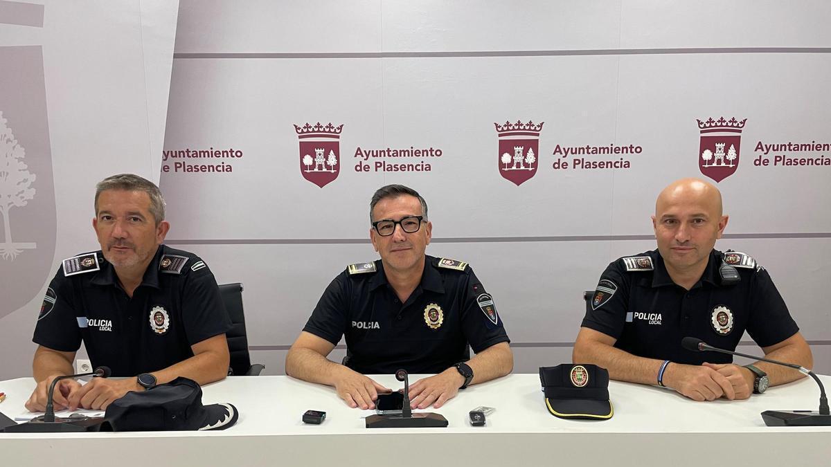 La Feria de Plasencia deja un conductor fugado tras un accidente y tres locales expedientados por saltarse el horario.