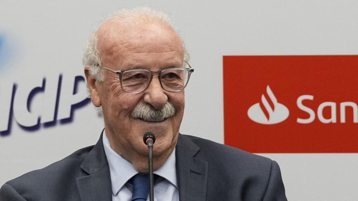 Vicente del Bosque presenta su campus de verano en Madrid.