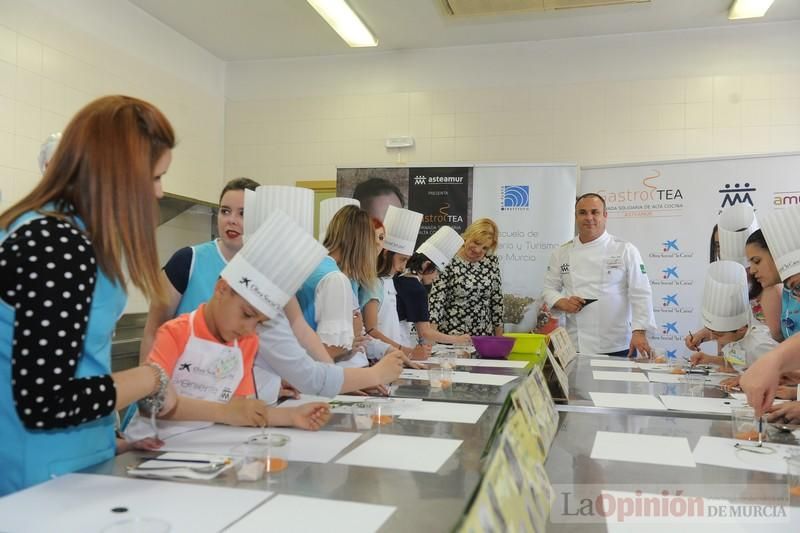 El chef Ángel León imparte en Murcia un taller de cocina para niños con autismo