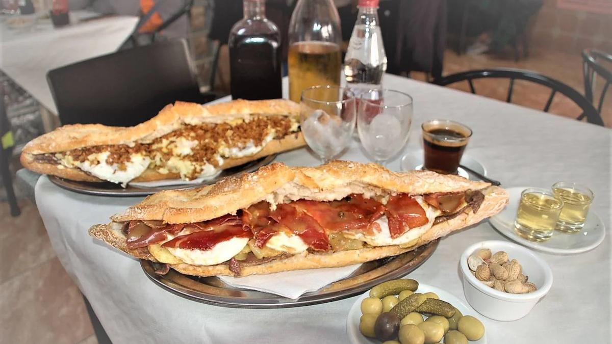 Típico almuerzo con "bocata" alfafarense