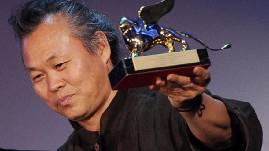 Kim Ki-duk recoge el León de Oro por su &#039;Piedad&#039;