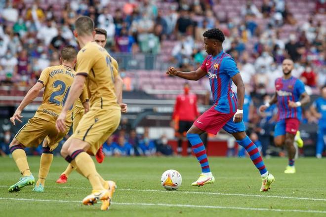 Las mejores imágenes del Barça - Levante: Ansu Fati, Depay, de Jong, Gavi, Nico...