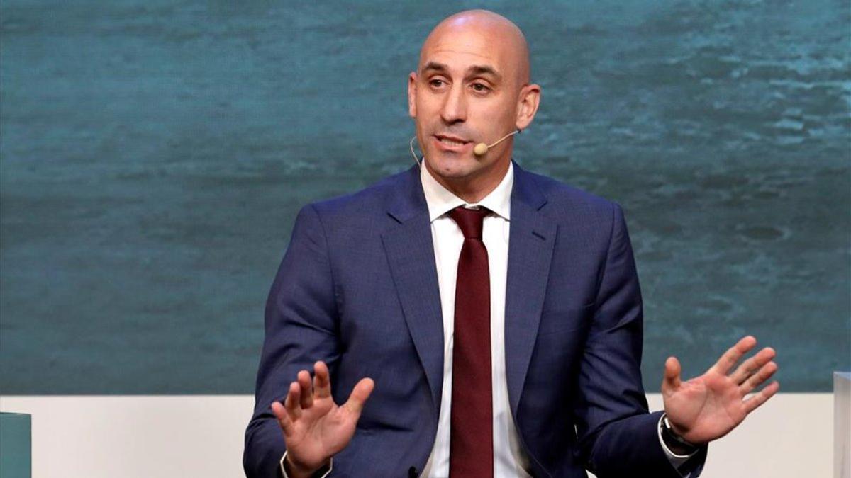 Luis Rubiales, el actual presidente de la RFEF, durante el sorteo de la Supercopa de España