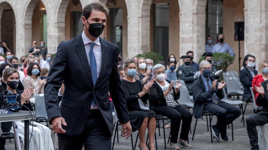 Rafa Nadal recibe en Palma la medalla al Mérito Policial