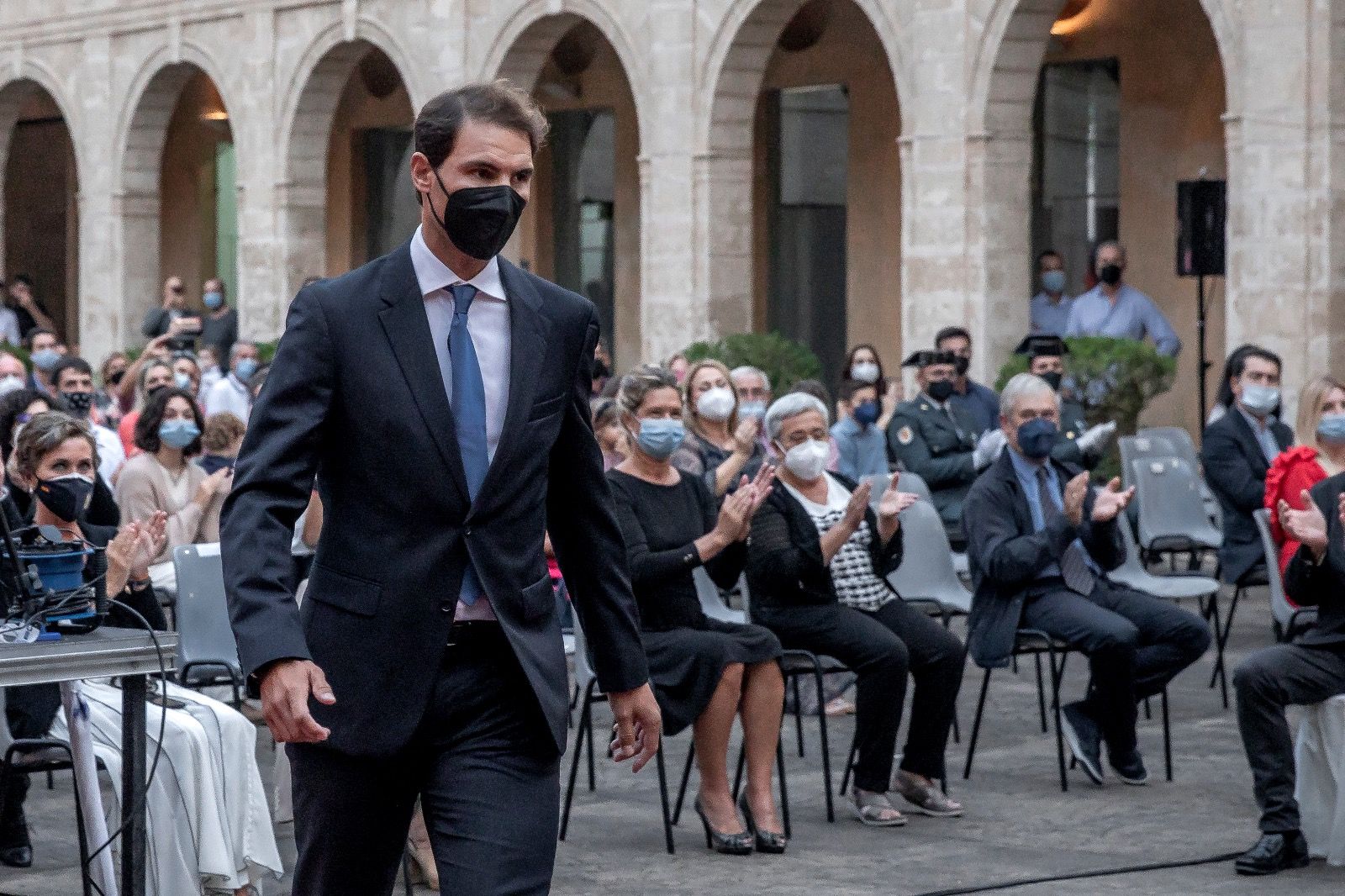 Rafa Nadal, condecorado en Palma con la medalla al Mérito Policial