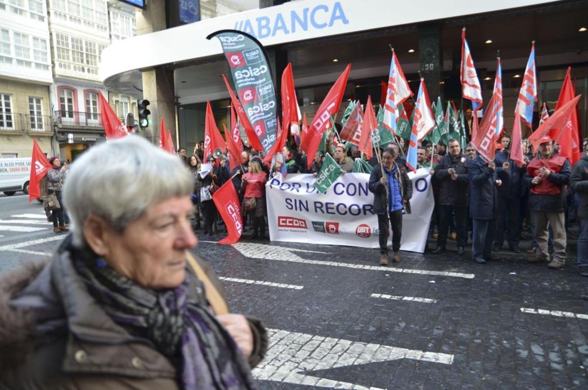 Empleados de las antiguas cajas reclaman avances en su covenio