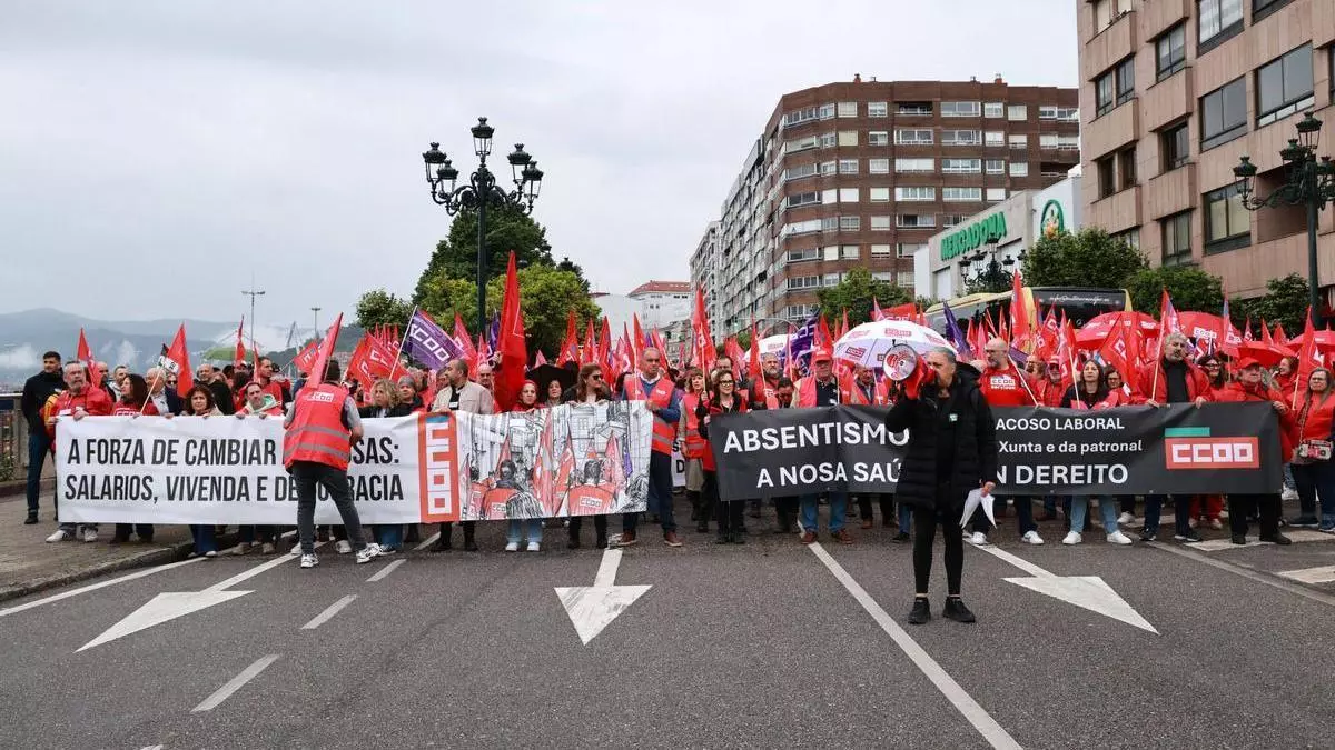 Más de un millar de trabajadores se movilizan en Vigo ante el «bloqueo» de las patronales en la negociación de los convenios