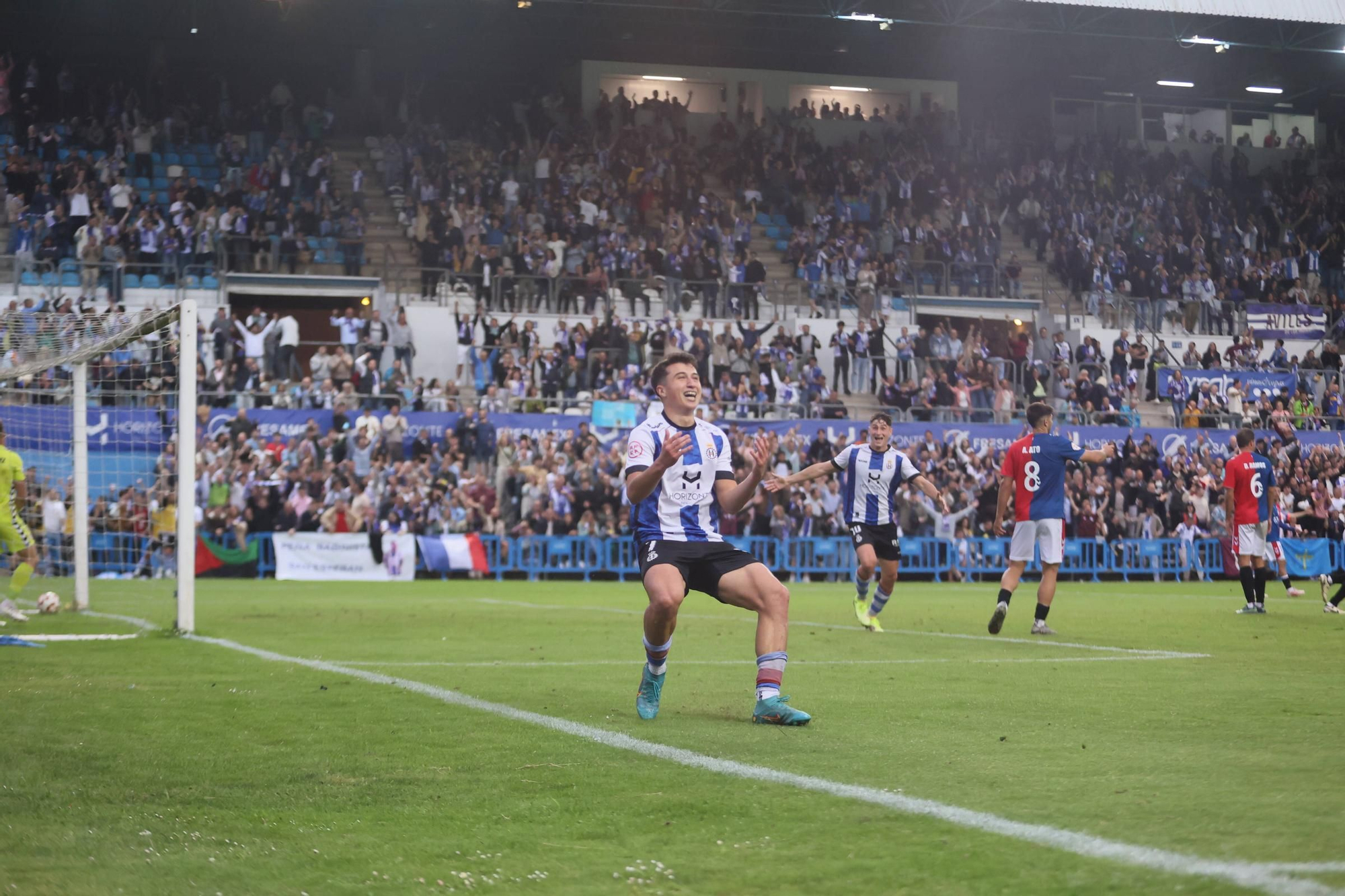 EN IMÁGENES: La final por el ascenso entre Avilés y Rayo Majadahonda vivida en el Suárez Puerta