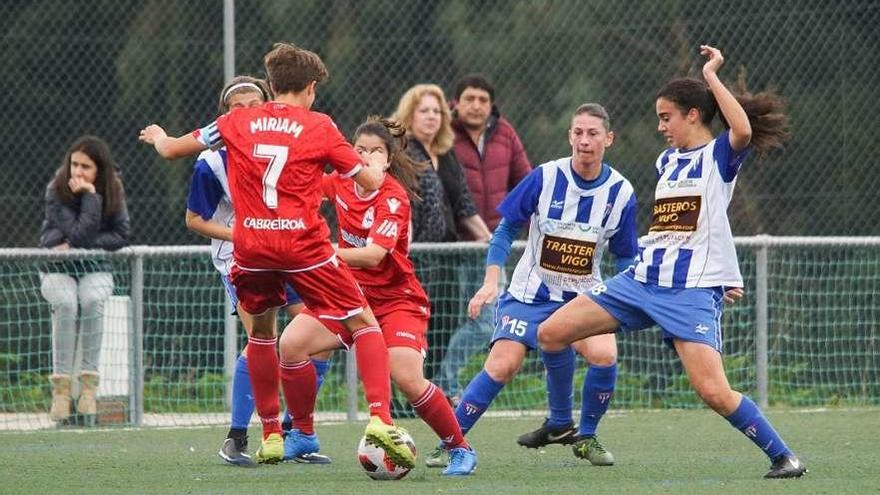 Imagen del partido de ayer entre el Sárdoma y el Deportivo Abanca.