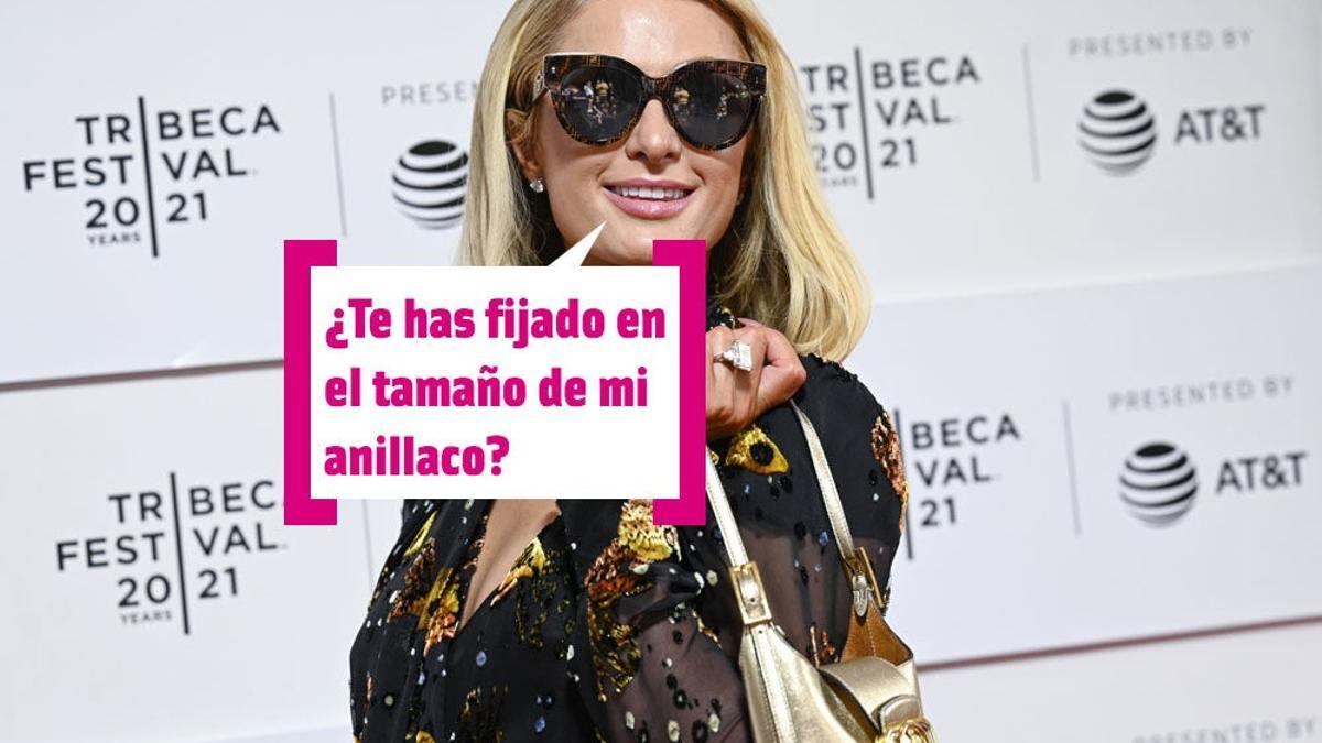 Paris Hilton con su anillaco