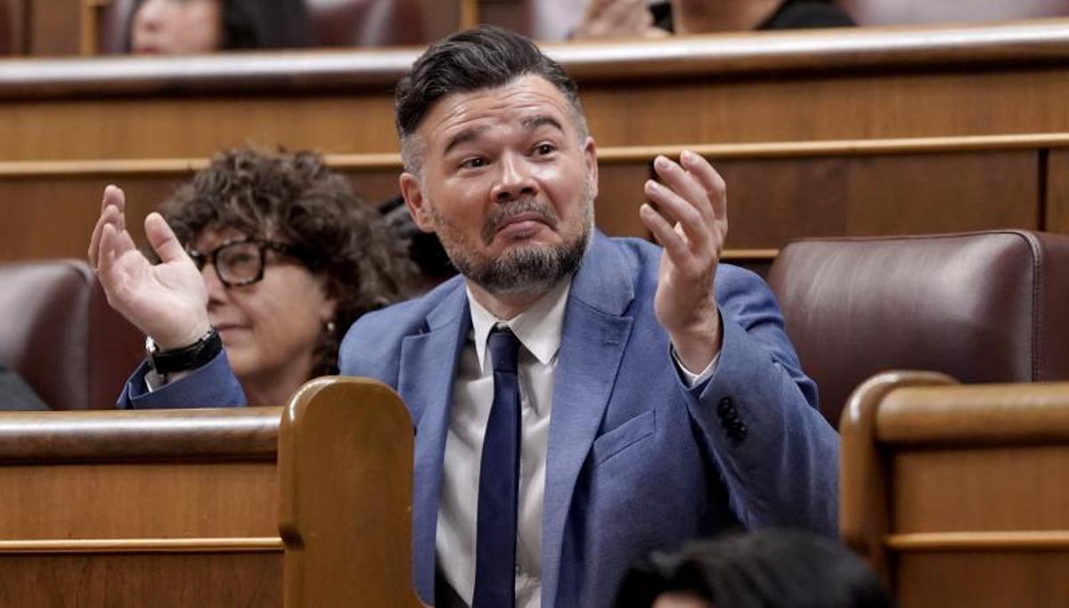 Gabriel Rufián, diputado de ERC, en su escaño del Congreso