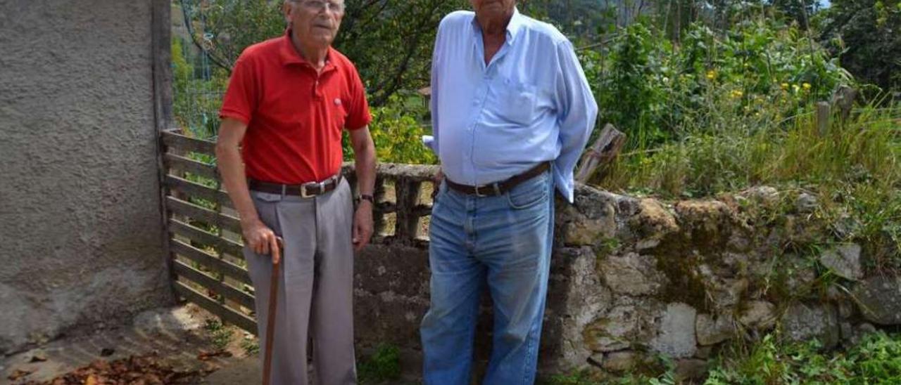 Ramón Díaz y su amigo José María García, en Vega de los Caseros de Arriba.