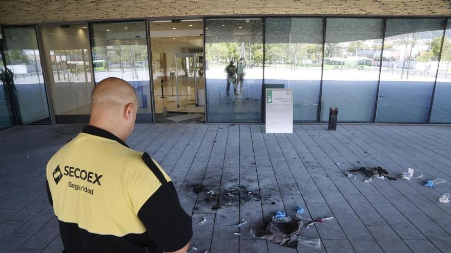Ein Mann stirbt, nachdem er sich vor dem Justizpalast von Córdoba selbst angezündet hat