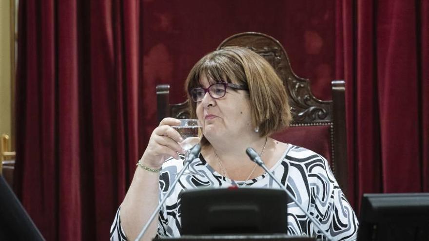 La mesa del Parlament será la que destituirá a Huertas si Podemos comunica su expulsión.