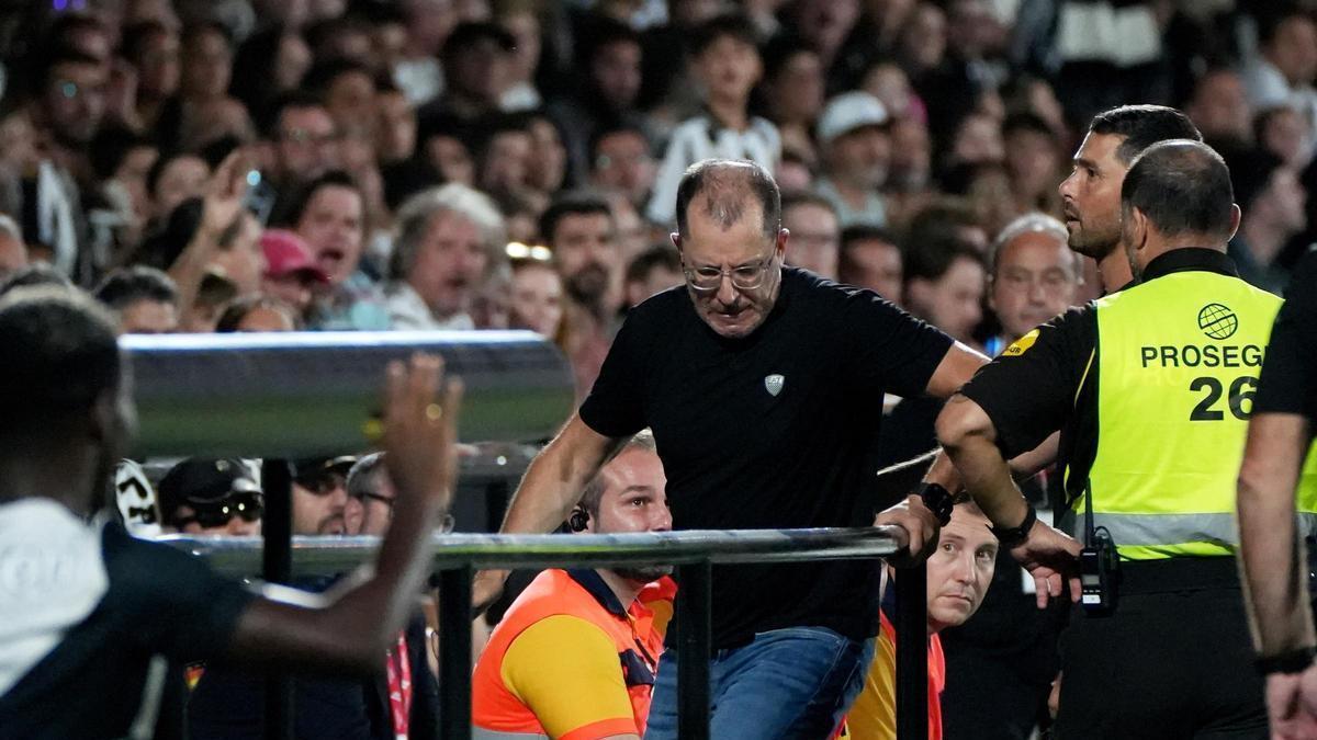 José Juan Romero, en el Castellón-Ceuta de la primera vuelta, tras ser expulsado.
