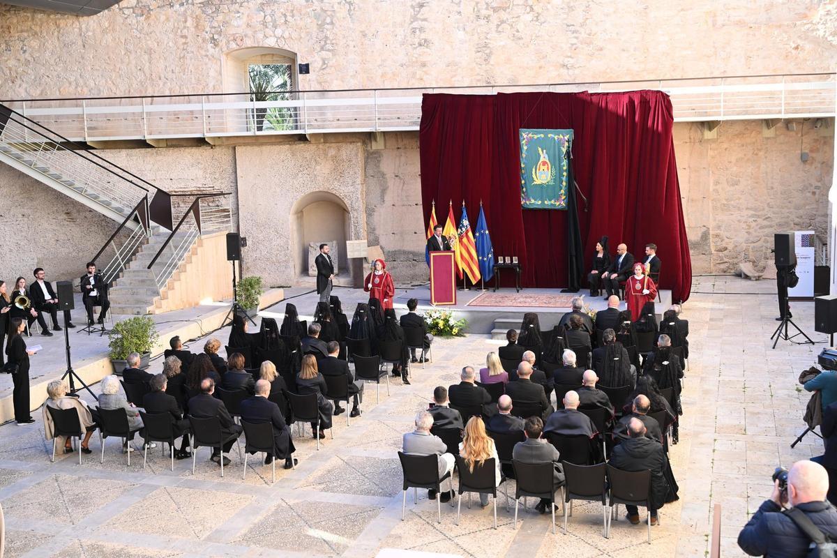 Así ha sido el acto cívico en el Palacio de Altamira de Elche para poner en valor la Trencà del Guió Así ha sido el acto cívico en el Palacio de Altamira de Elche para poner en valor la Trencà del Guió