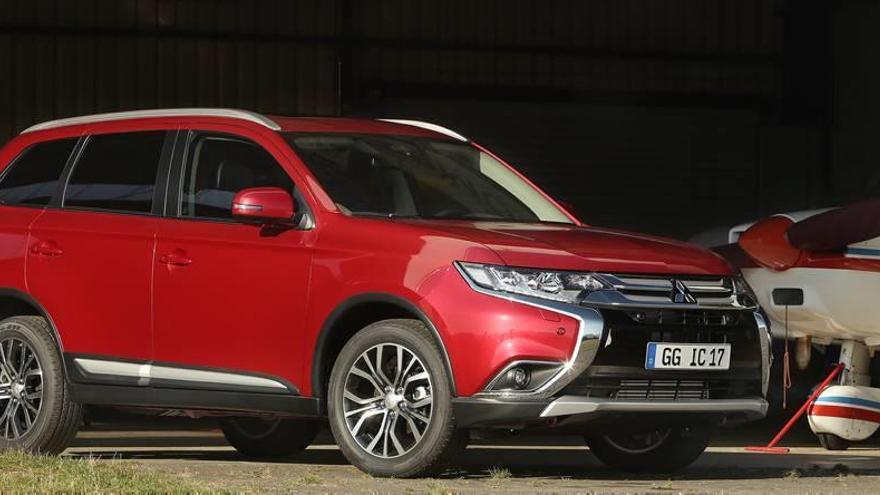 Con la llegada de esta versión de gasolina configurable a siete asientos, el Outlander completa su oferta; está muy equipado, igual que el resto de la gama