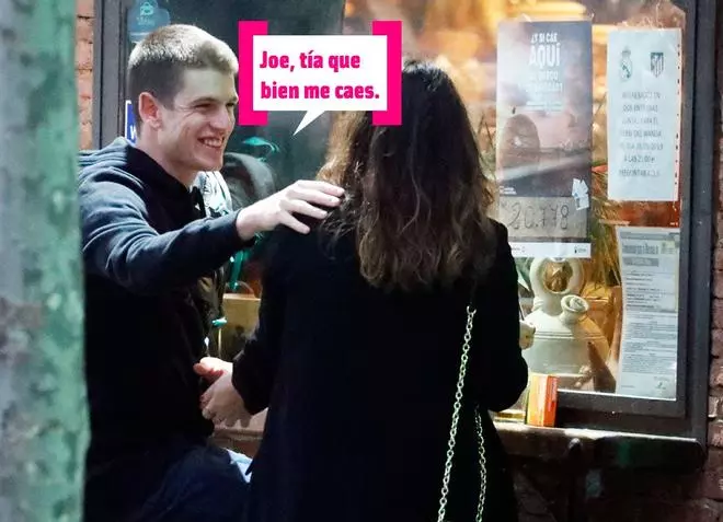 Miguel Bernardeau de cañitas con una amiga