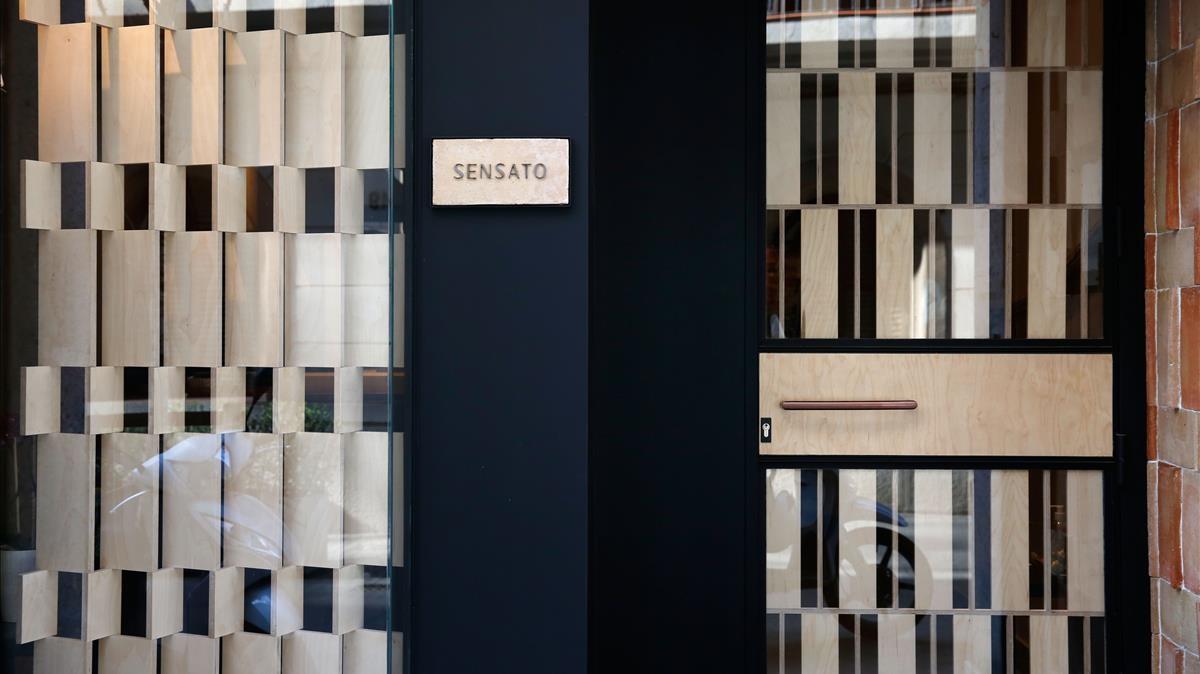 La entrada del restaurante Sensato, en Barcelona.