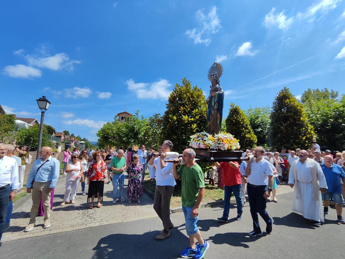 La procesión de Nuestra Señora de la Salud de Lieres, en imágenes